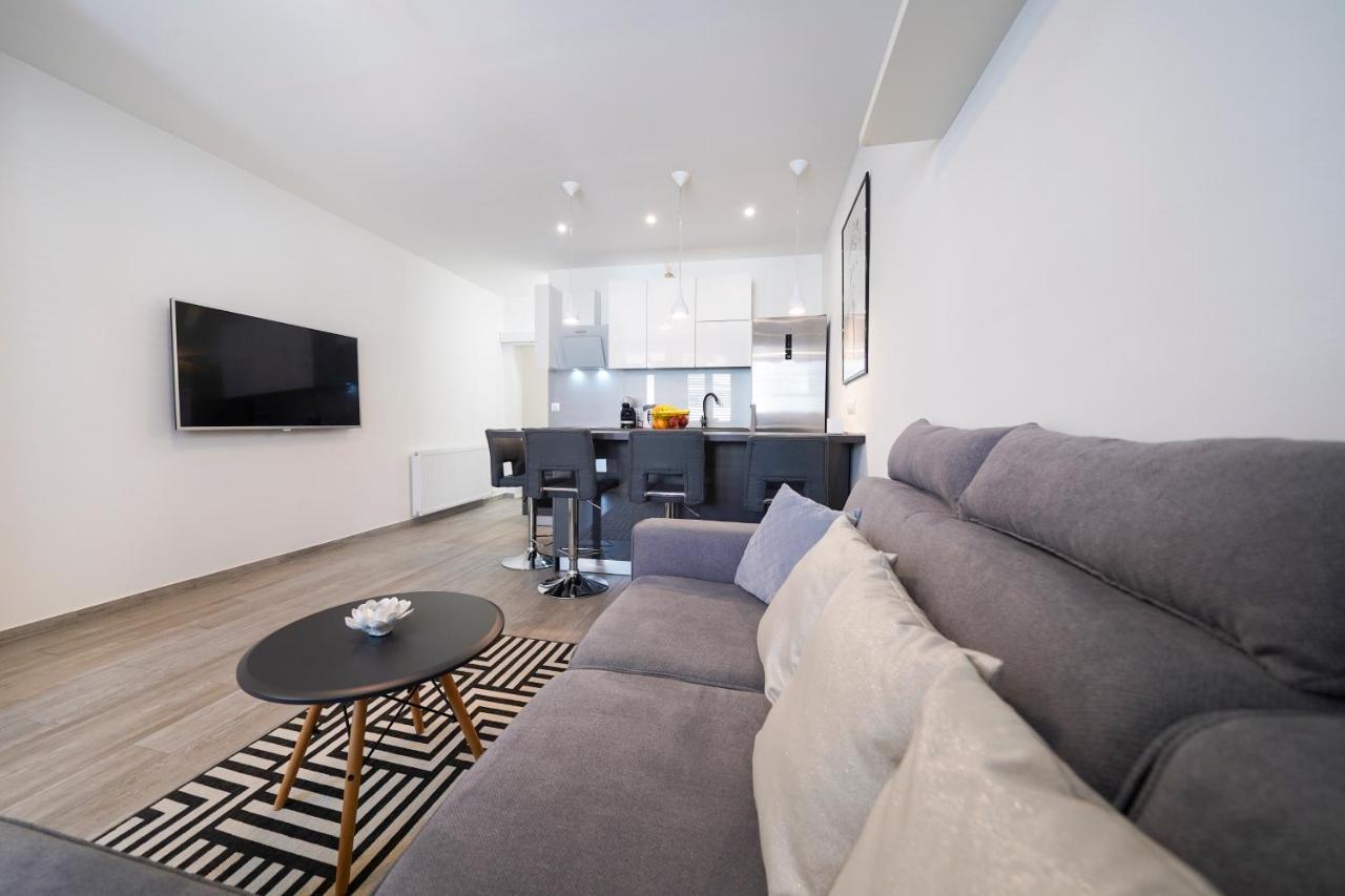 Modern With Loggia Terrace And Parking Zadar